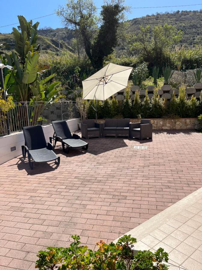 Residenza De Luca B&B Тропеа Екстериор снимка