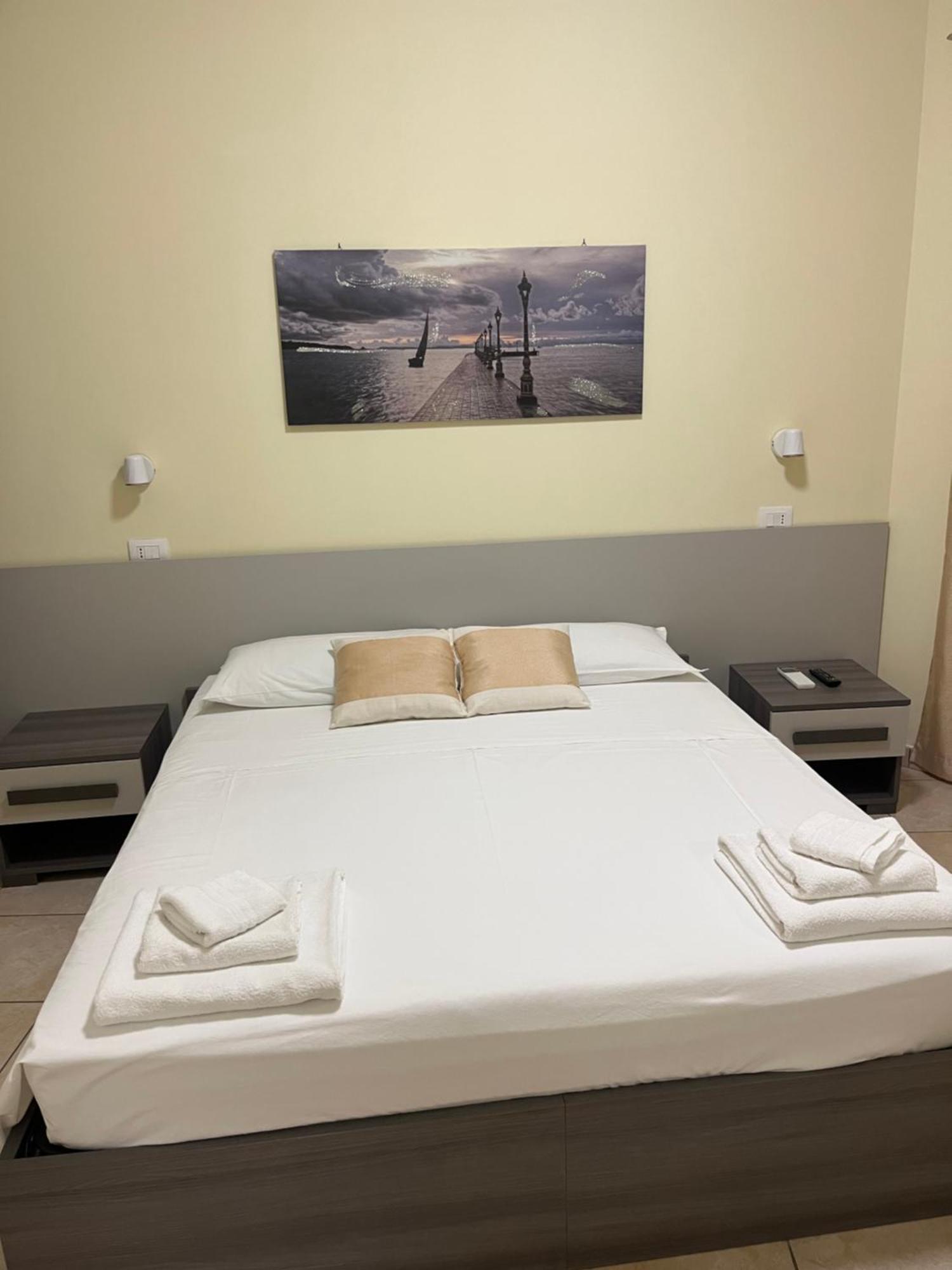 Residenza De Luca B&B Тропеа Стая снимка